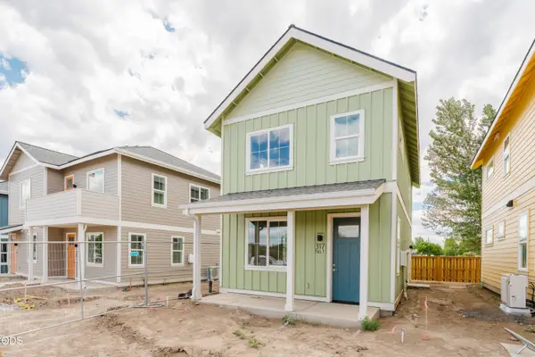 317 NW 17th Street #10, Redmond, OR 97756