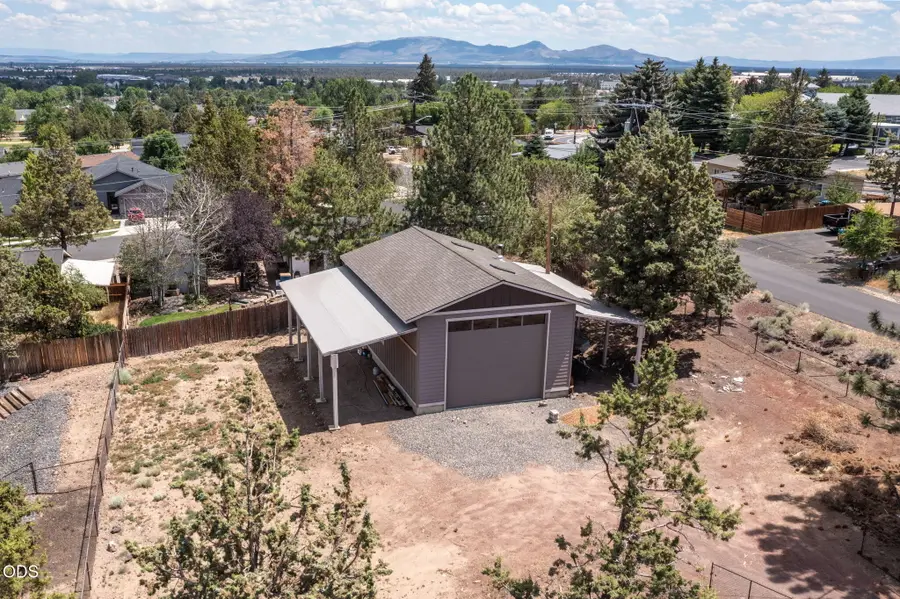 2850 SW 33rd Street, Redmond, OR 97756 - #2