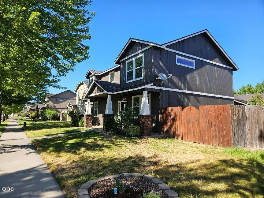 1320 NE 3rd Street, Redmond, OR 97756 - #3
