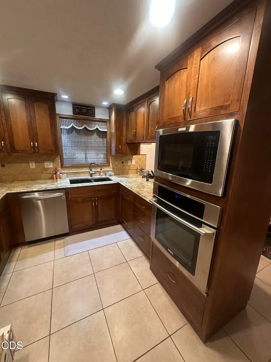 1711 Alcan Drive, Medford, OR 97504 - #2