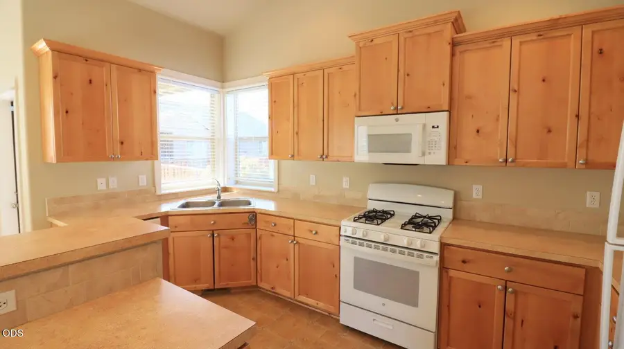 540 NW 28th Street, Redmond, OR 97756 - #3