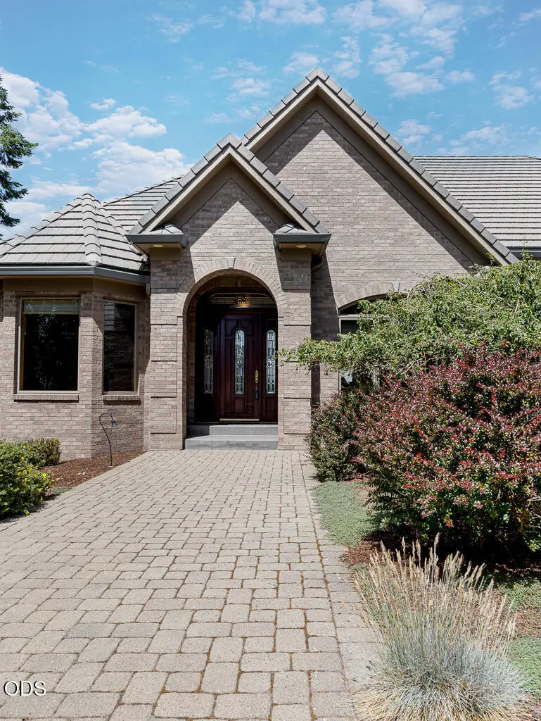 11707 Kestrel Road, Klamath Falls, OR 97601 - #3