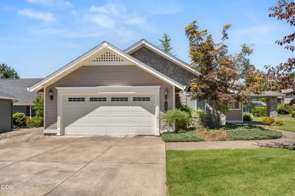 440 Scottsdale Circle, Medford, OR 97504