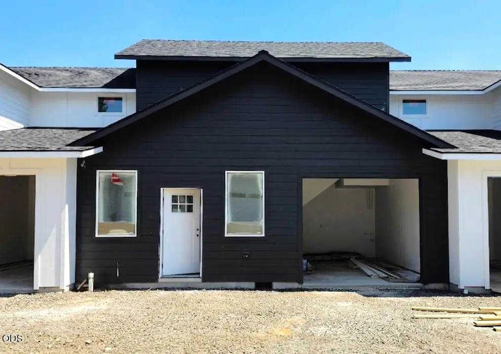 203 Bogey Lane, Eagle Point, OR 97524 - #1