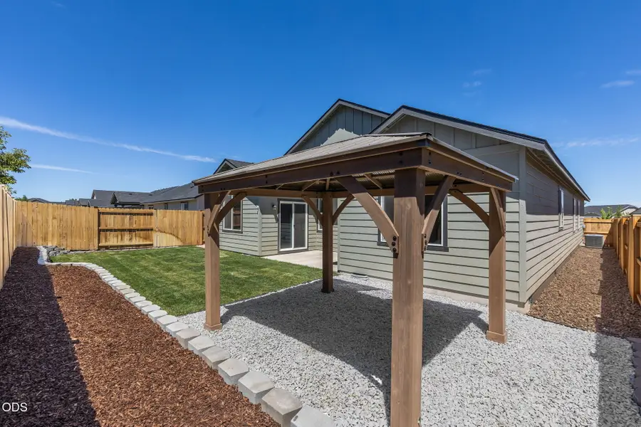 2346 NW Teak Place Nw, Redmond, OR 97756 - #2