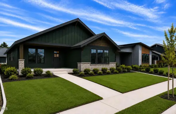842 NW 18th Court, Redmond, OR 97756