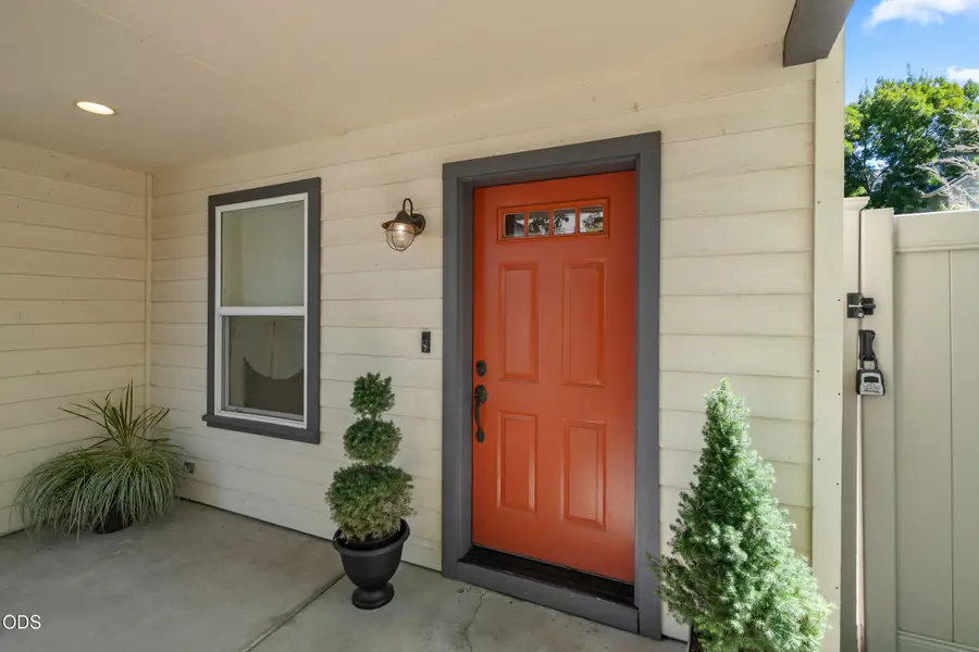 923 Bellview Avenue #2, Ashland, OR 97520 - #3