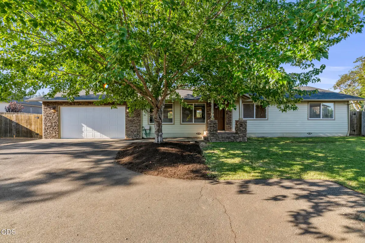 36 Wildwood Drive, Eagle Point, OR 97524 - #1