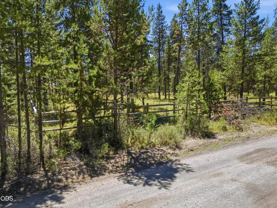 17043 Elsinore Road, Bend, OR 97707 - #3