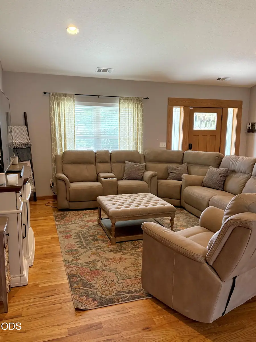 918 Win Way, Eagle Point, OR 97524 - #2