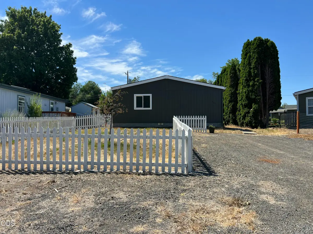 424 4th Street, Metolius, OR 97741 - #1