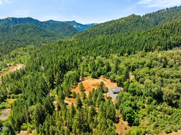 2810 Coyote Creek Road, Wolf Creek, OR 97497