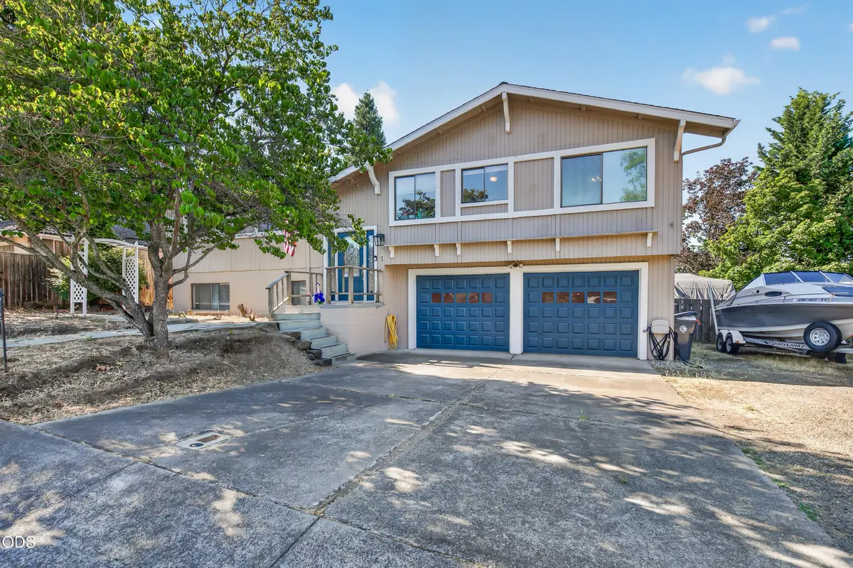 2570 Samoan Way, Medford, OR 97504 - #1