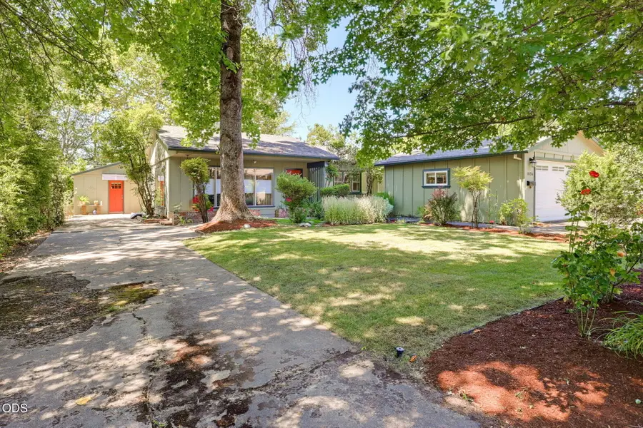 1836 Woodlawn Drive, Medford, OR 97504 - #3