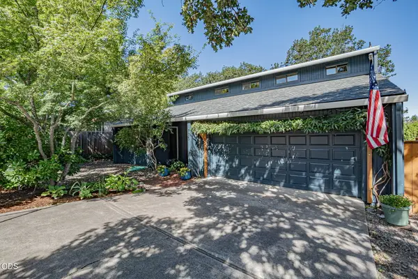 775 Oak Knoll Drive, Ashland, OR 97520
