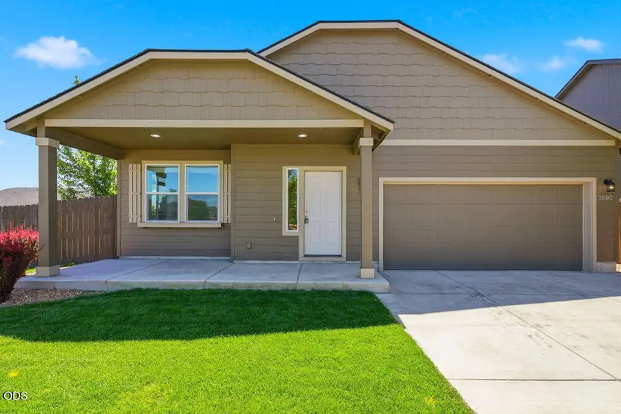 2502 NW Glen Oak Avenue, Redmond, OR 97756 - #2