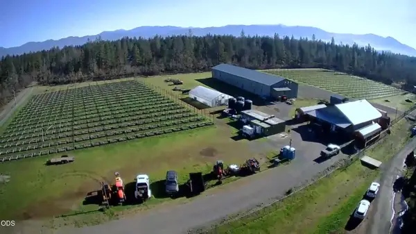 3160 Rockydale Road, Cave Junction, OR 97523