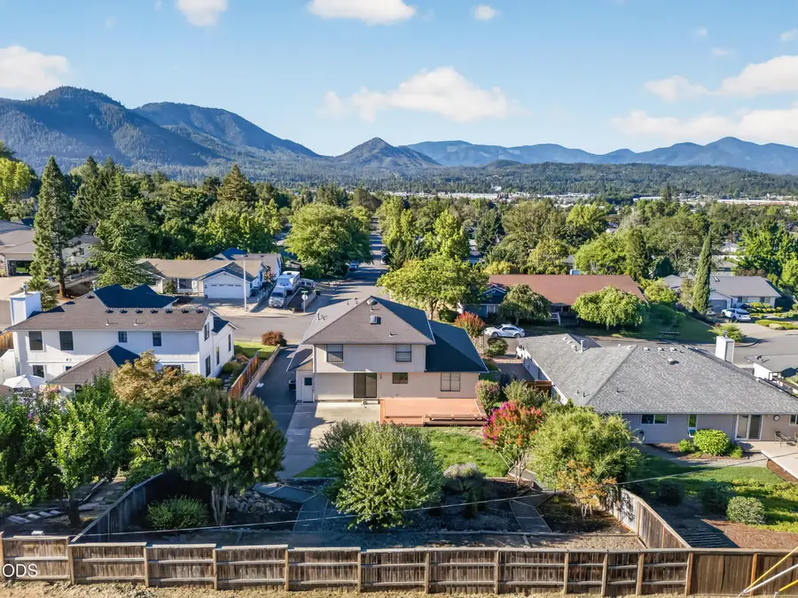 1408 NE Heritage Drive, Grants Pass, OR 97526 - #3