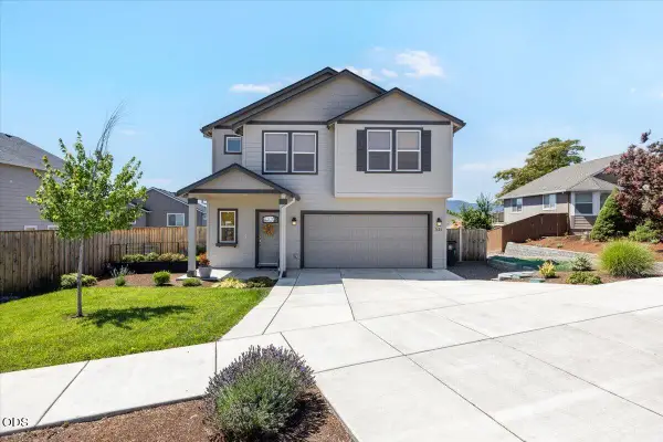 1626 Dragon Tail Place, Medford, OR 97504
