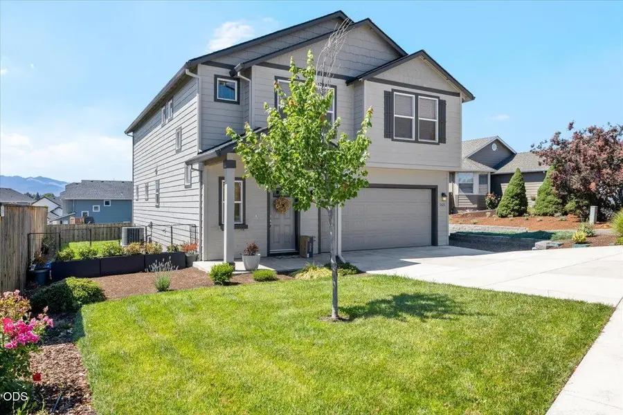 1626 Dragon Tail Place, Medford, OR 97504 - #2