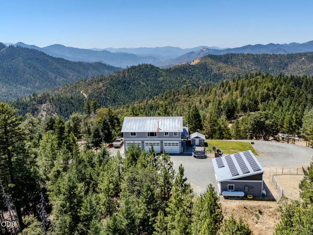 7036 Griffin Lane, Jacksonville, OR 97530 - #1