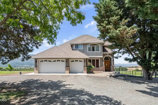 40 Ashland Acres Road, Ashland, OR 97520