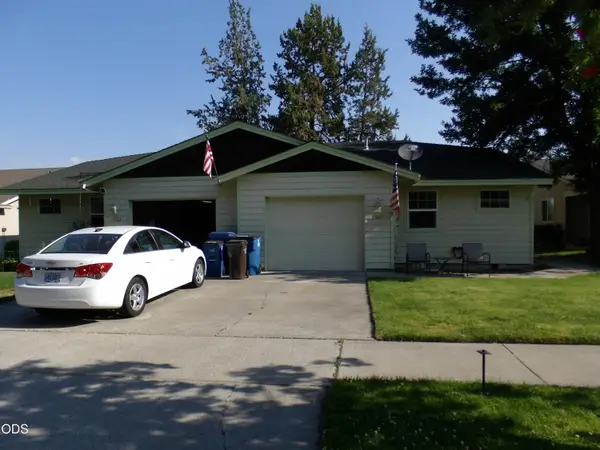 1929 NW Elm Avenue, Redmond, OR 97756