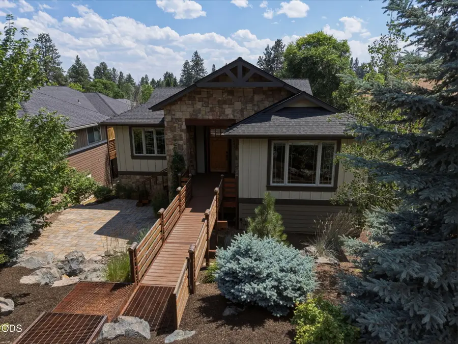 1299 NW Ogden Avenue, Bend, OR 97703 - #2
