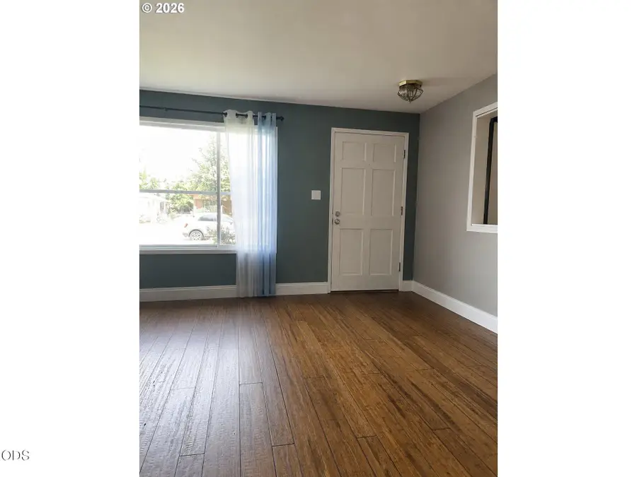 2122 Hill Way, Medford, OR 97504 - #3