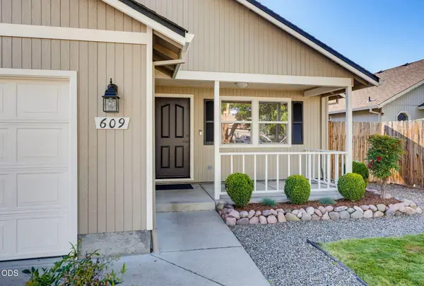 609 Allison Way, Medford, OR 97501