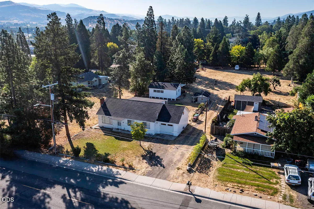 225 Cheryl Lane, Phoenix, OR 97535 - #1