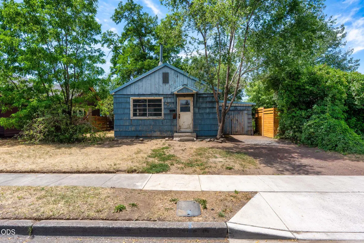 237 SW 9th Street, Redmond, OR 97756 - #1