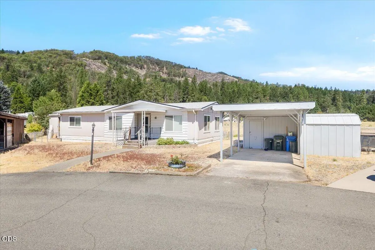 315 W Evans Creek Road #UNIT 6, Rogue River, OR 97537 - #1