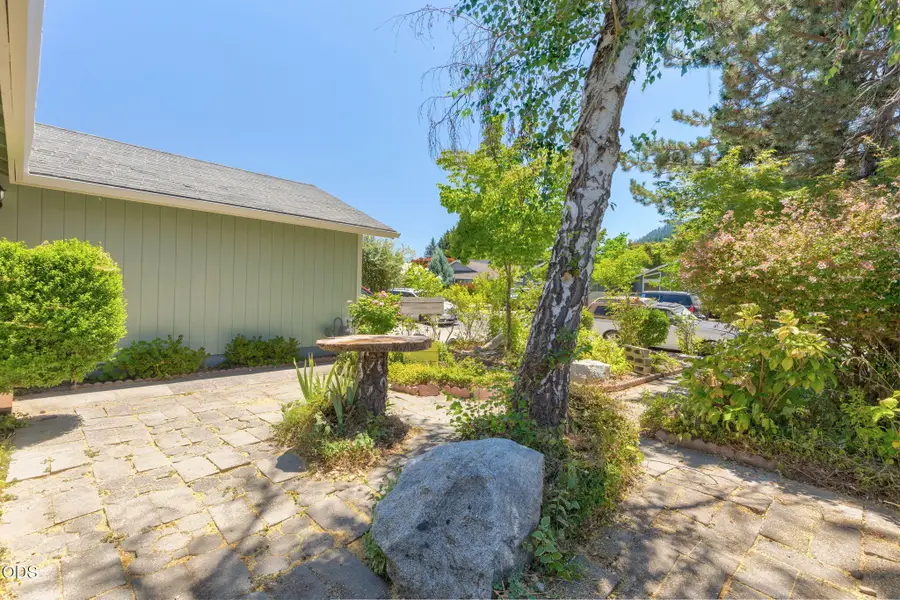 107 Walnut Drive, Rogue River, OR 97537 - #3