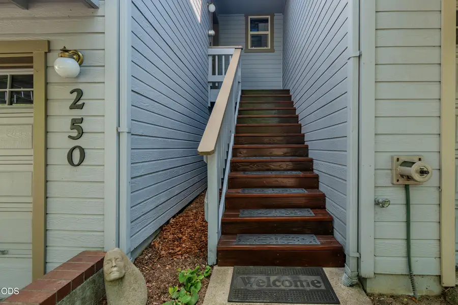 250 Sheridan Street, Ashland, OR 97520 - #3