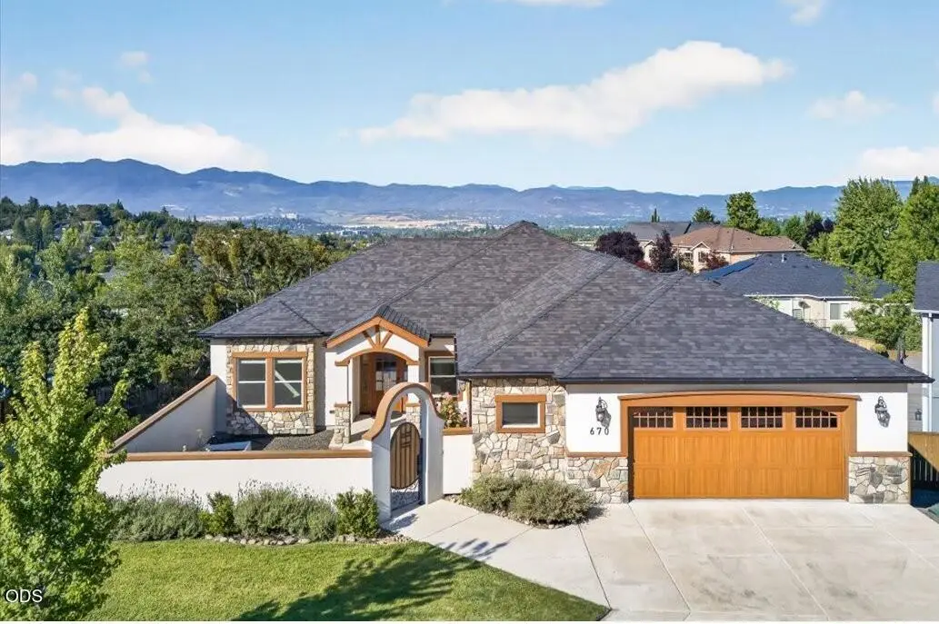 670 Forest Ridge Drive, Medford, OR 97504 - #1