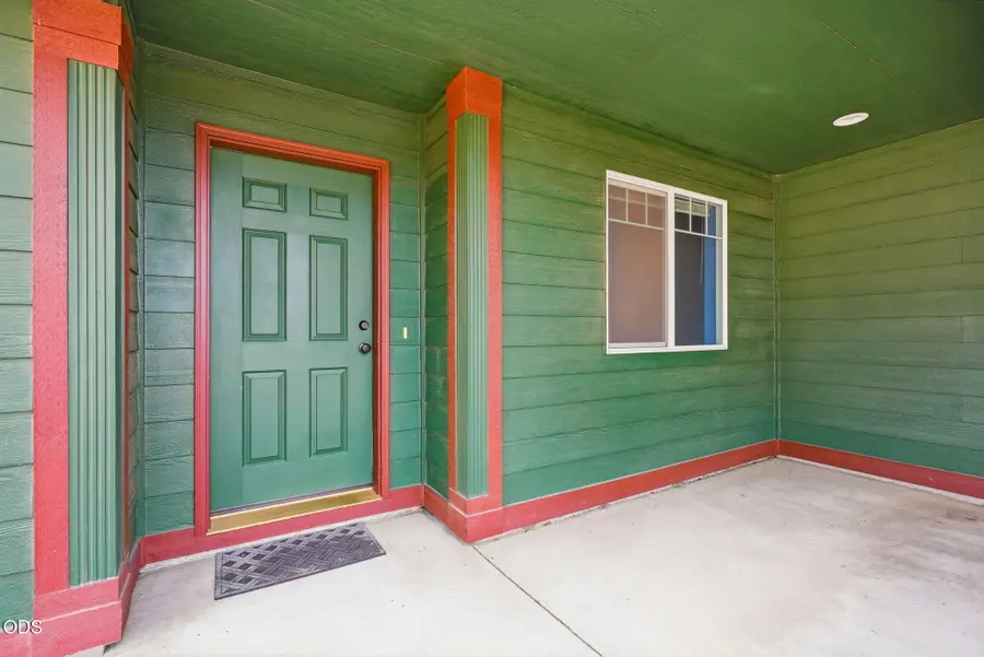 592 NE Redwood Avenue, Redmond, OR 97756 - #2