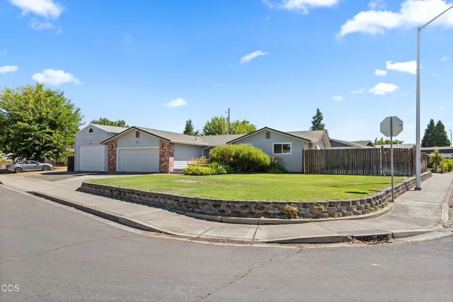 7680 Gladstone Avenue, White City, OR 97503 - #2