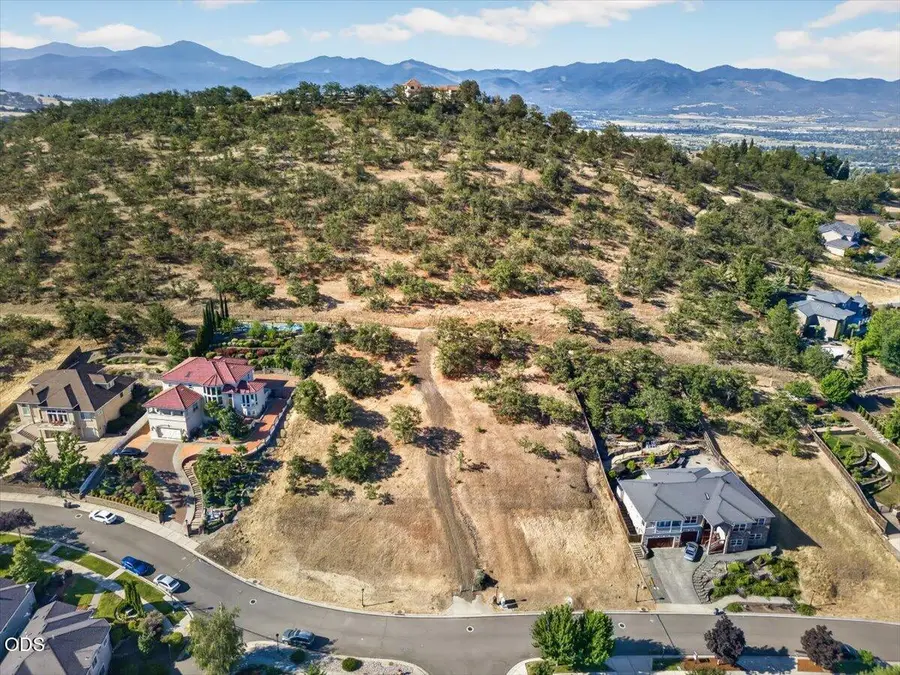 4662 Hathaway Drive, Medford, OR 97504 - #3