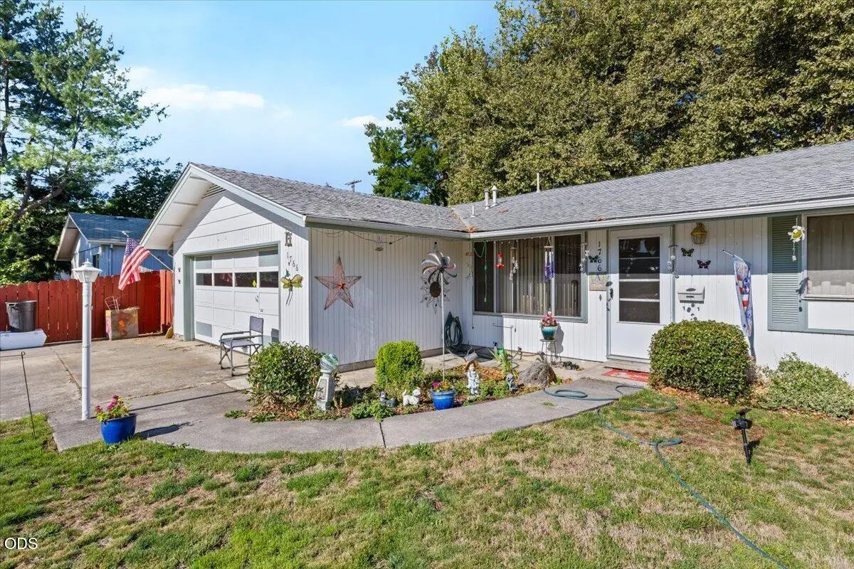 1766 Howell Avenue, Medford, OR 97501 - #1
