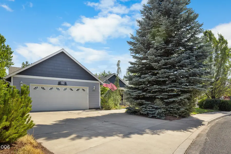 2142 NW Nickernut Avenue, Redmond, OR 97756 - #3