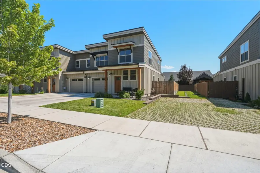 3622 SW Badger Avenue, Redmond, OR 97756 - #2