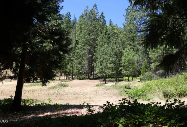2725 Sykes Creek Road, Rogue River, OR 97537