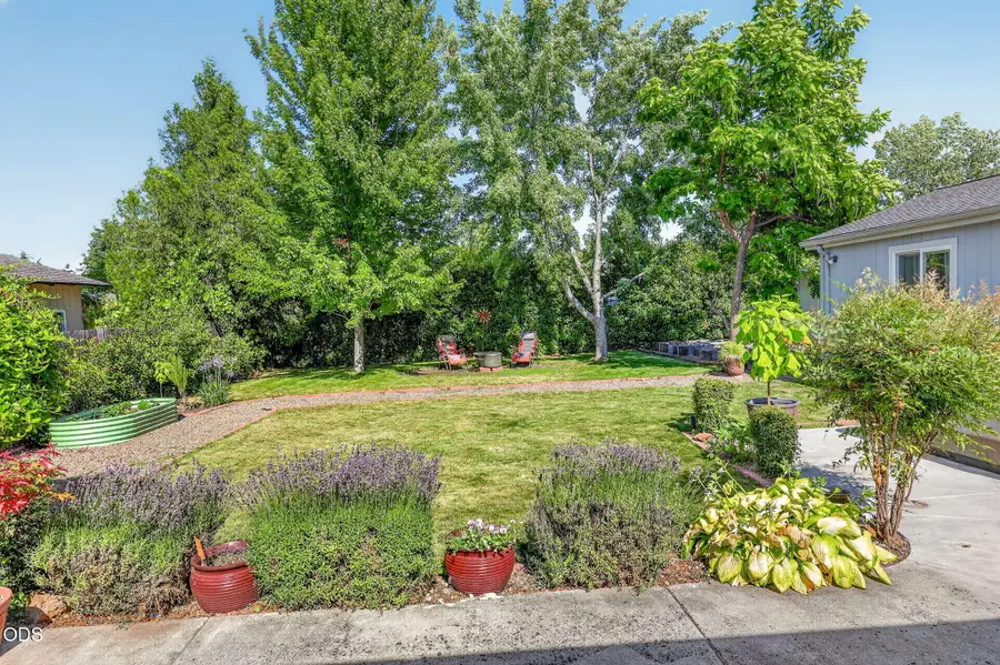 2680 Elliott Avenue, Medford, OR 97501 - #3