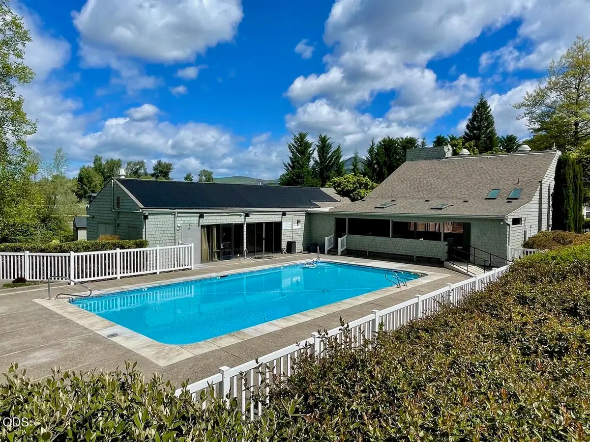 2446 Heritage Way, Medford, OR 97504 - #1