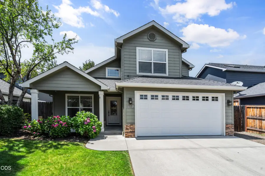 657 Spring Valley Drive, Medford, OR 97501 - #2