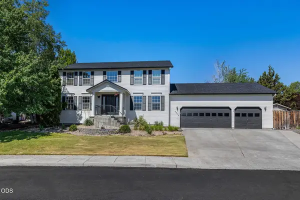 3672 SW Volcano Avenue, Redmond, OR 97756