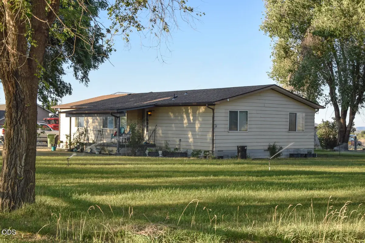 19 Ames Street, Madras, OR 97741 - #1