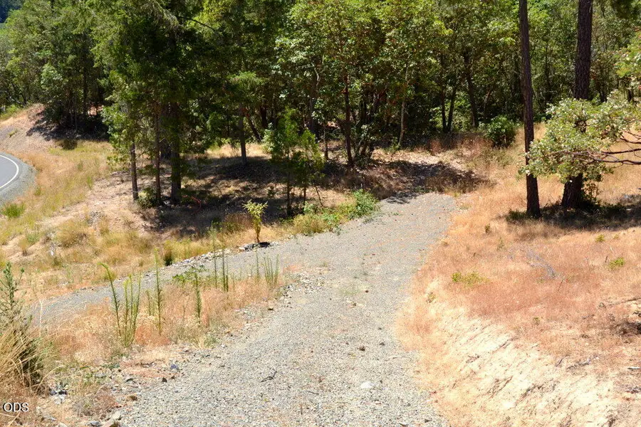 2030 Sylvan Drive, Grants Pass, OR 97527 - #3