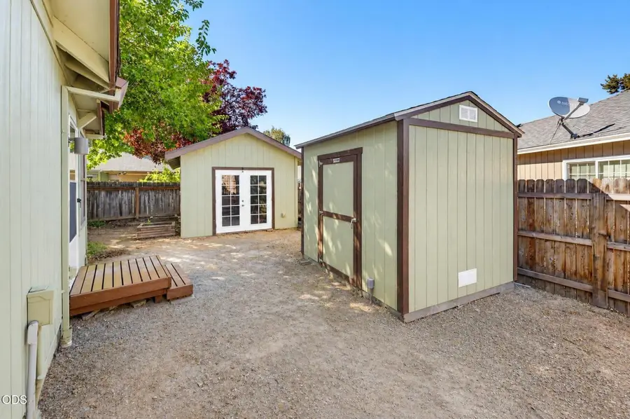 851 Ridgeway Circle, Medford, OR 97504 - #3